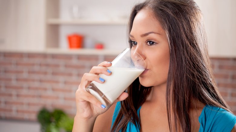 5 Benefits Of Drinking Milk Regularly
